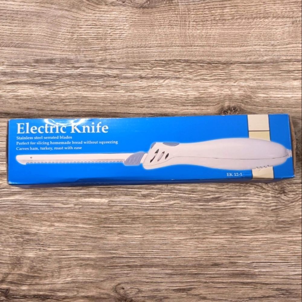 Electric Knife with Stainless Steel Blades - Blue and White - Picture 1 of 3